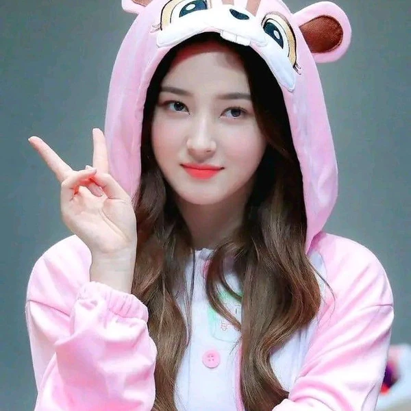 今日最受喜愛的Nancy (MOMOLAND)