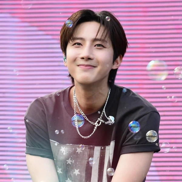 粉丝票选的Hui (PENTAGON)最佳瞬间