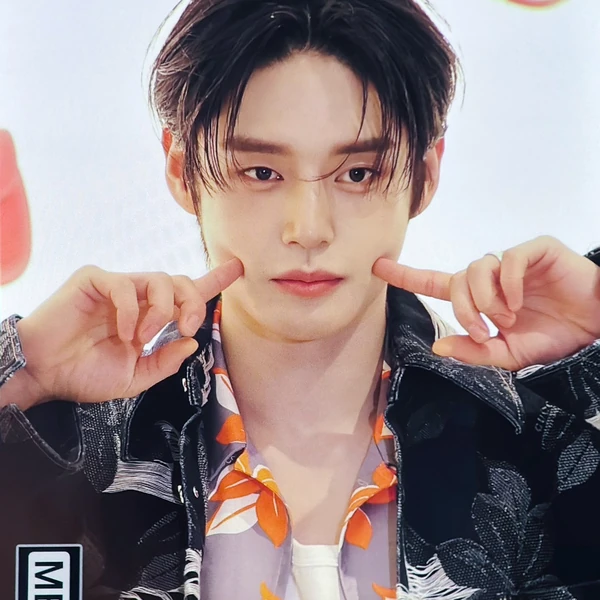 Today's Most Loved Kim Jiwoong (ZEROBASEONE)