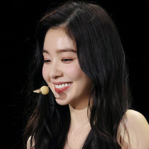 Today's Most Loved Irene (Red Velvet)