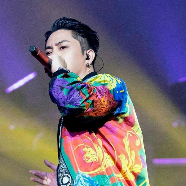 Today's Most Loved Eun Jiwon (SECHSKIES)