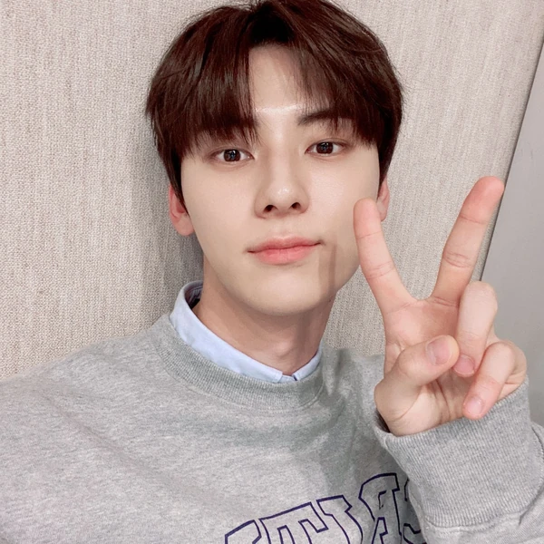 Top Photo Full of Hwang Minhyun Love
