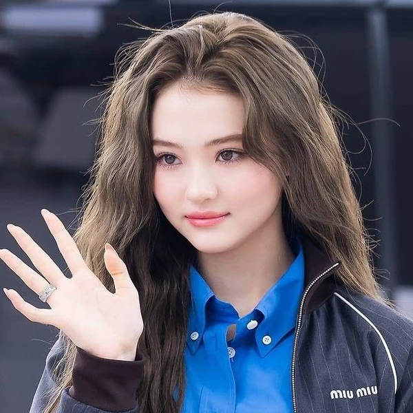 Today's Most Loved Ella (MEOVV)