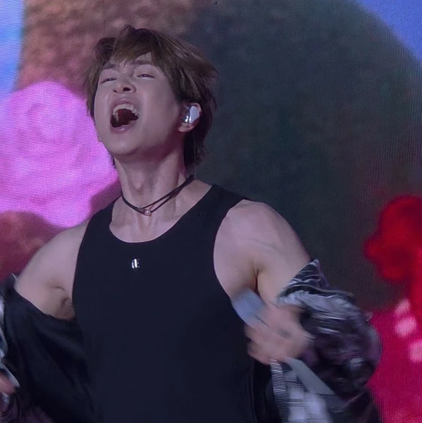 Today's Most Loved Onew (SHINee)