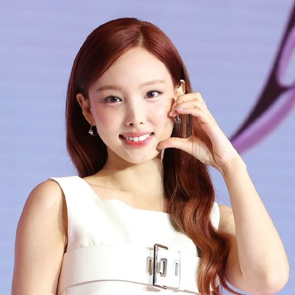 充满粉丝爱意的娜琏 (TWICE)人气照片