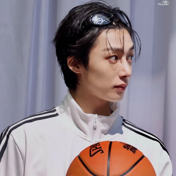 Foto Populer Penuh Cinta untuk Hyungwon (MONSTA X)