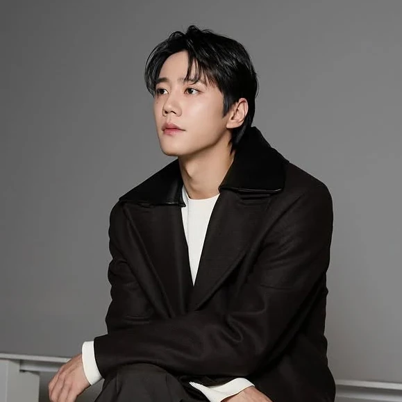 Today's Most Loved Lee Junyoung