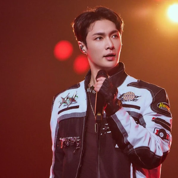 Fans' Pick: Best Moment of Lay (EXO)