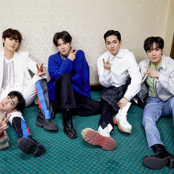 Top Photo Full of NU'EST Love