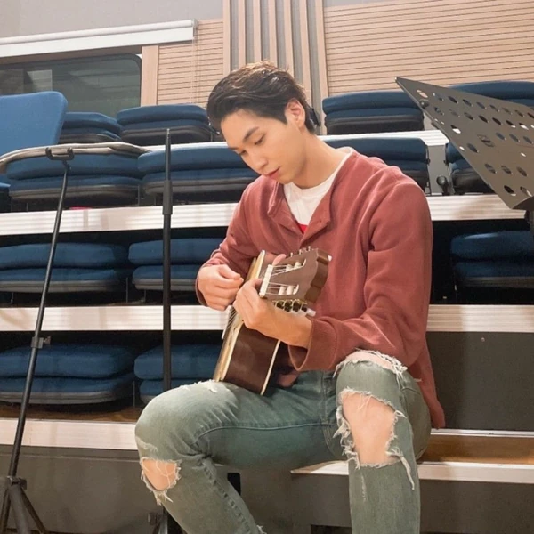 오늘 가장 사랑받은 신원 (펜타곤)의 모습