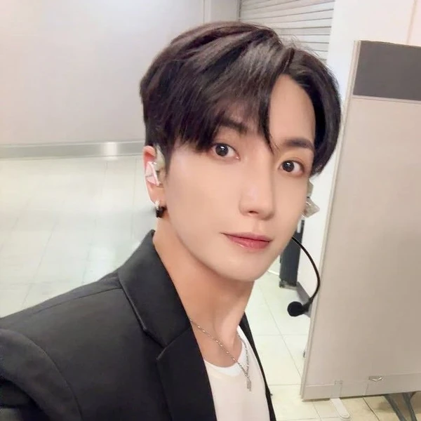 Penampilan Leeteuk (Super Junior) yang Paling Dicintai Hari Ini