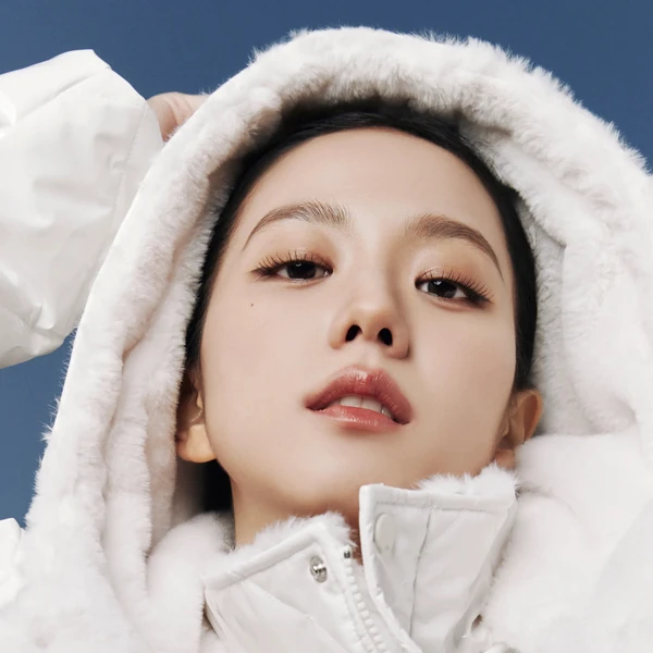 Penampilan Jisoo (BLACKPINK) yang Paling Dicintai Hari Ini