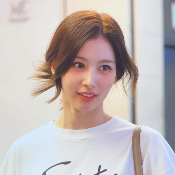今天最受喜爱的Sana (TWICE)