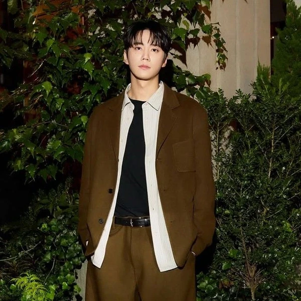 Today's Most Loved Lee Junyoung