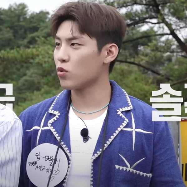 Momen Terbaik Park Woojin (AB6IX) Pilihan Penggemar