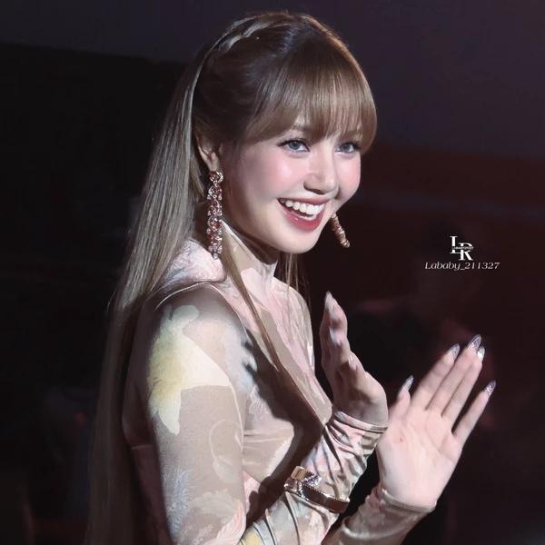 Fans' Pick: Best Moment of Lisa (BLACKPINK)