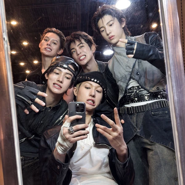 Top Photo Full of CORTIS Love