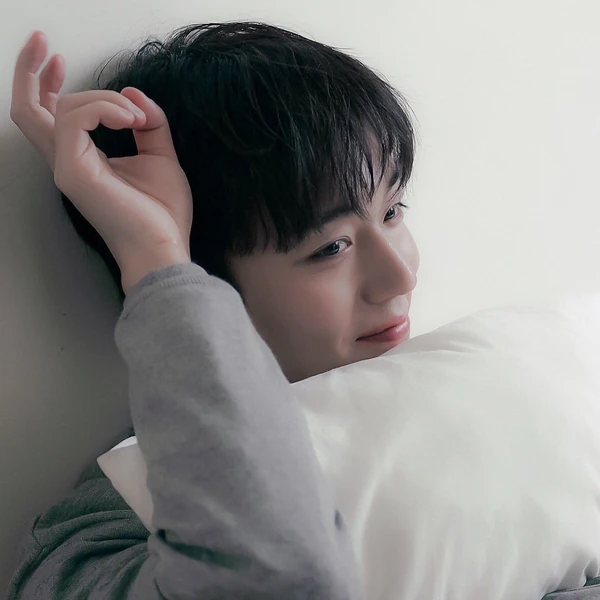 Penampilan Park Jihoon yang Paling Dicintai Hari Ini