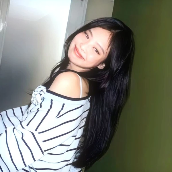 充滿粉絲愛意的Jennie (BLACKPINK)人氣照片