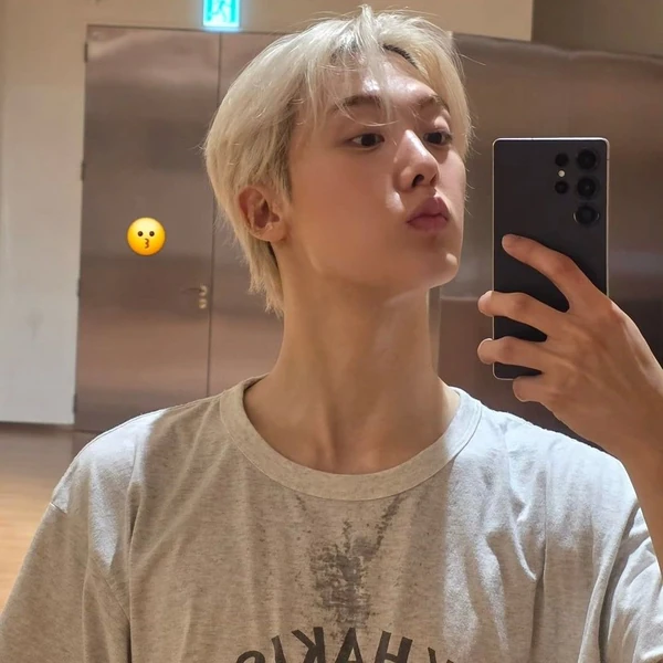 Today's Most Loved Sanha (ASTRO)