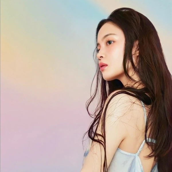 Top Photo Full of Lee Hi Love