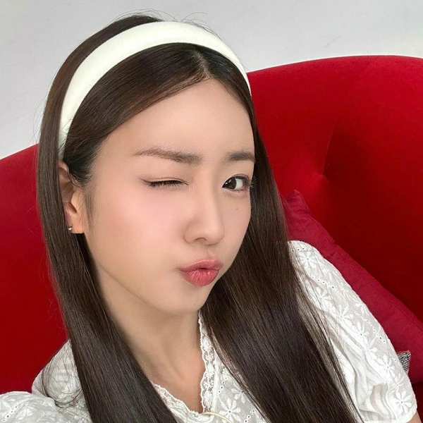 Momen Terbaik Yoon Bomi (Apink) Pilihan Penggemar