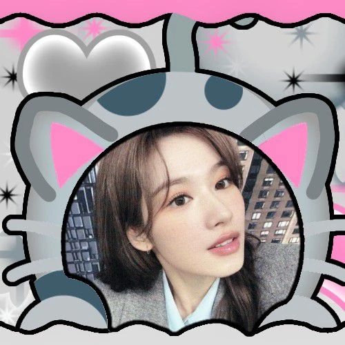 Foto Populer Penuh Cinta untuk Sana (TWICE)