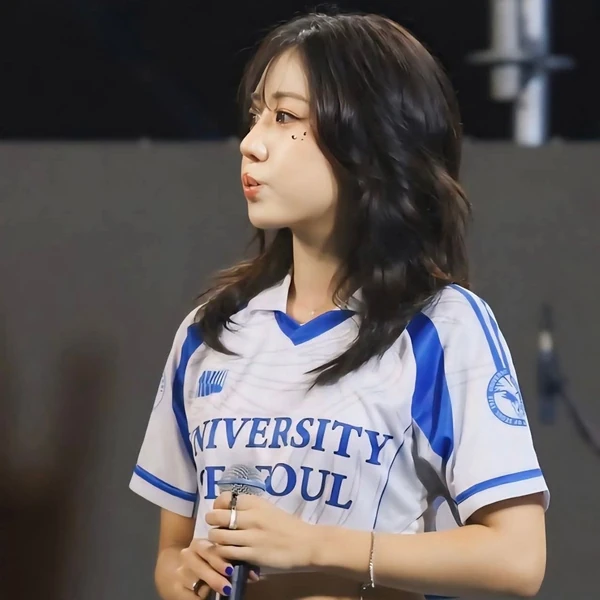 今天最受喜爱的金南珠 (Apink)