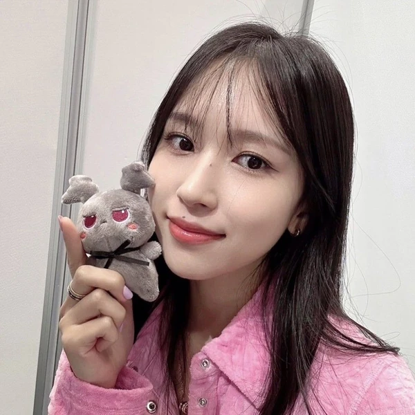 Penampilan Mina (TWICE) yang Paling Dicintai Hari Ini