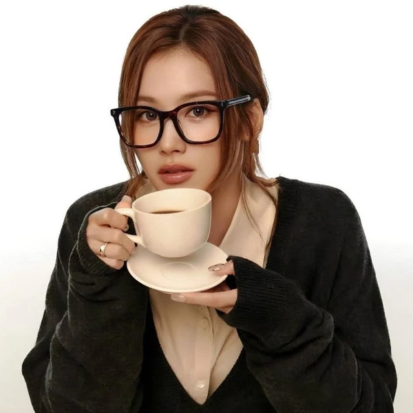 Foto Populer Penuh Cinta untuk TWICE