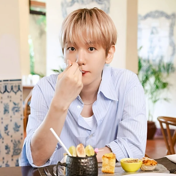 Foto Populer Penuh Cinta untuk Baekhyun (EXO)