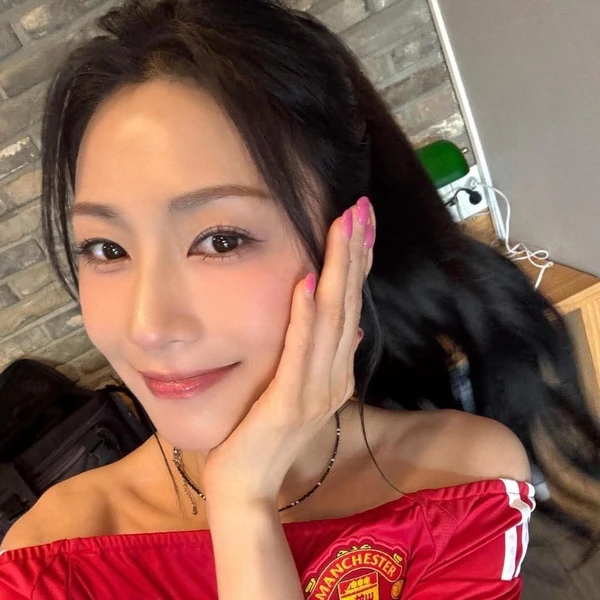 充滿粉絲愛意的吳夏榮 (Apink)人氣照片