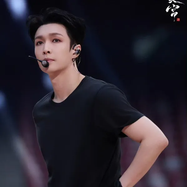 充满粉丝爱意的Lay (EXO)人气照片
