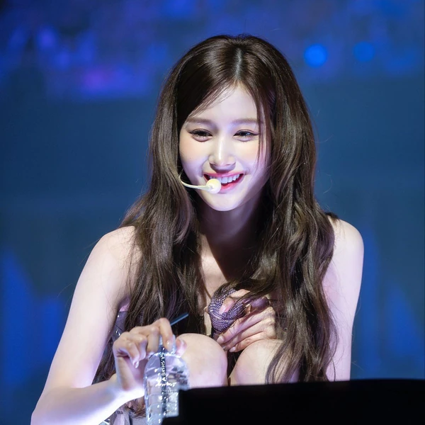 Top Photo Full of Sana (TWICE) Love