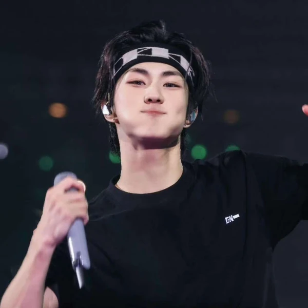 Today's Most Loved Jungwon (ENHYPEN)