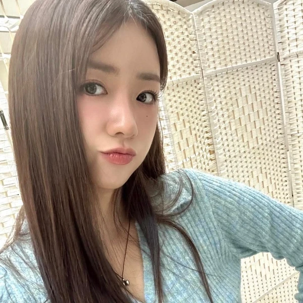 Penampilan Yoon Bomi (Apink) yang Paling Dicintai Hari Ini