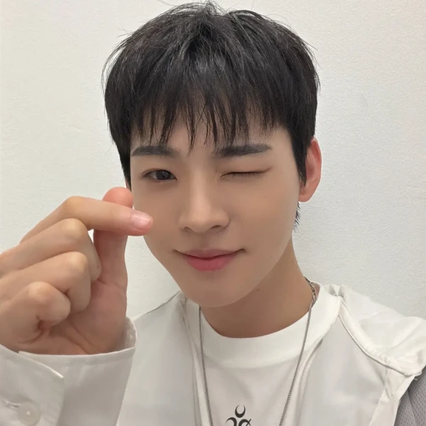 Fans' Pick: Best Moment of Hyojin (ONF)