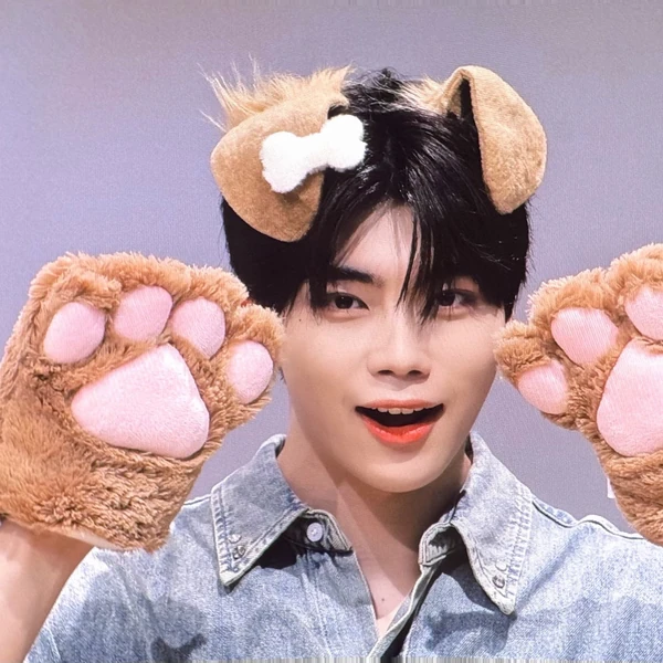 오늘 가장 사랑받은 박건욱 (제로베이스원)의 모습