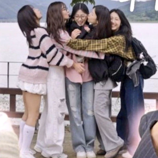 Top Photo Full of Yoon Bomi (Apink) Love