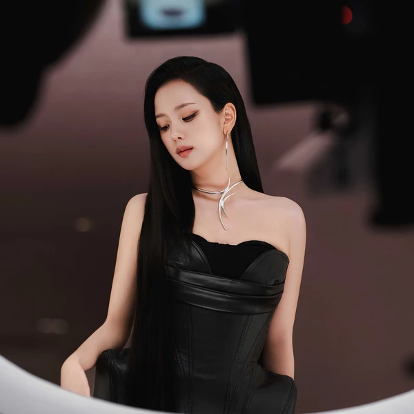 今天最受喜爱的智秀 (BLACKPINK)