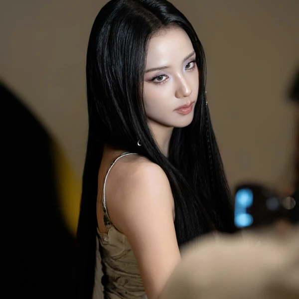 今天最受喜爱的智秀 (BLACKPINK)