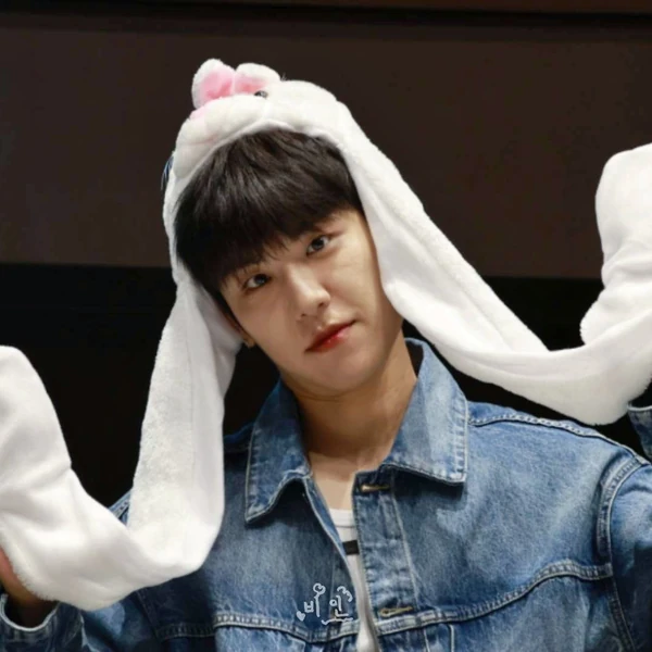 Today's Most Loved Park Woojin (AB6IX)