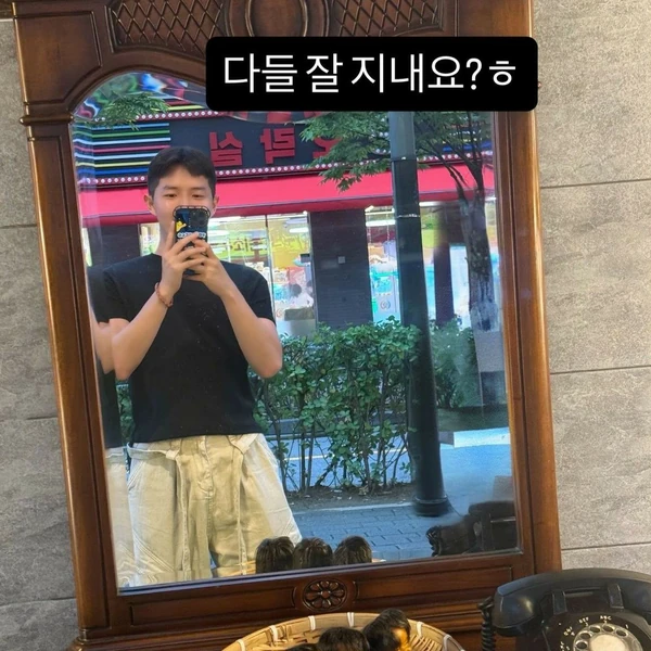 充满粉丝爱意的金在奂人气照片