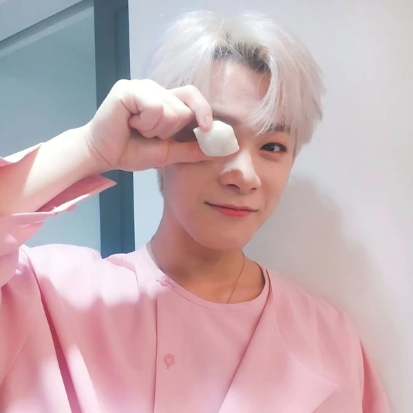 Today's Most Loved Moonbin (ASTRO)