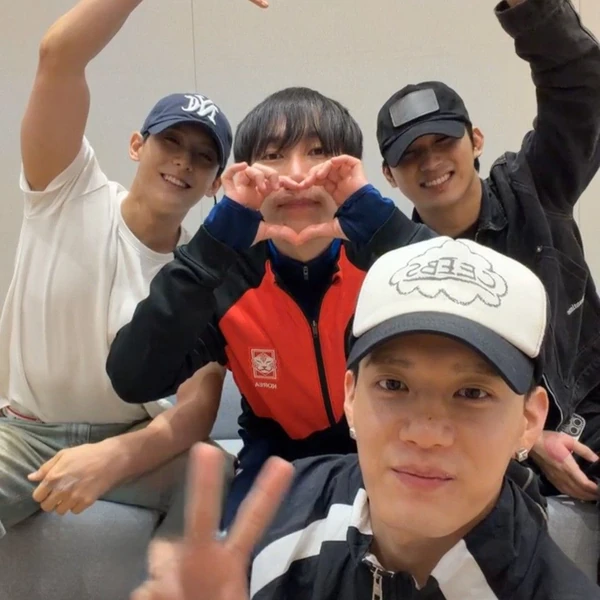 Top Photo Full of BTOB Love