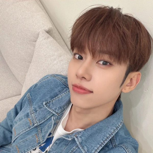 Today's Most Loved Kim Donghyun (AB6IX)