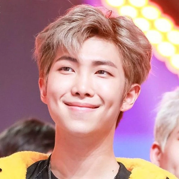 RM (방탄소년단) 팬심 가득한 인기 사진
