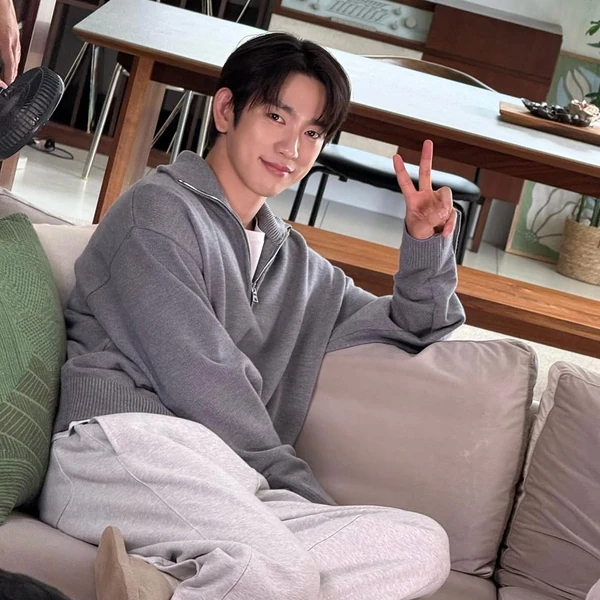 Fans' Pick: Best Moment of Jinyoung (GOT7)