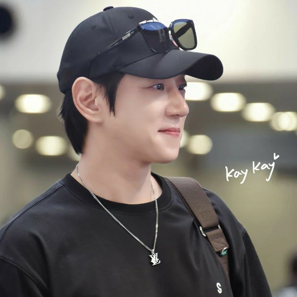 Top Photo Full of Hwang Chiyeol Love