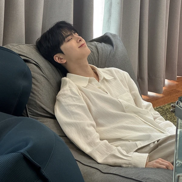 Top Photo Full of Younghoon (THE BOYZ) Love